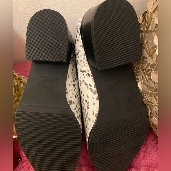 Like New Blondo Python Skin Ankle Boots Size 7.5 - Picture 2 of 6